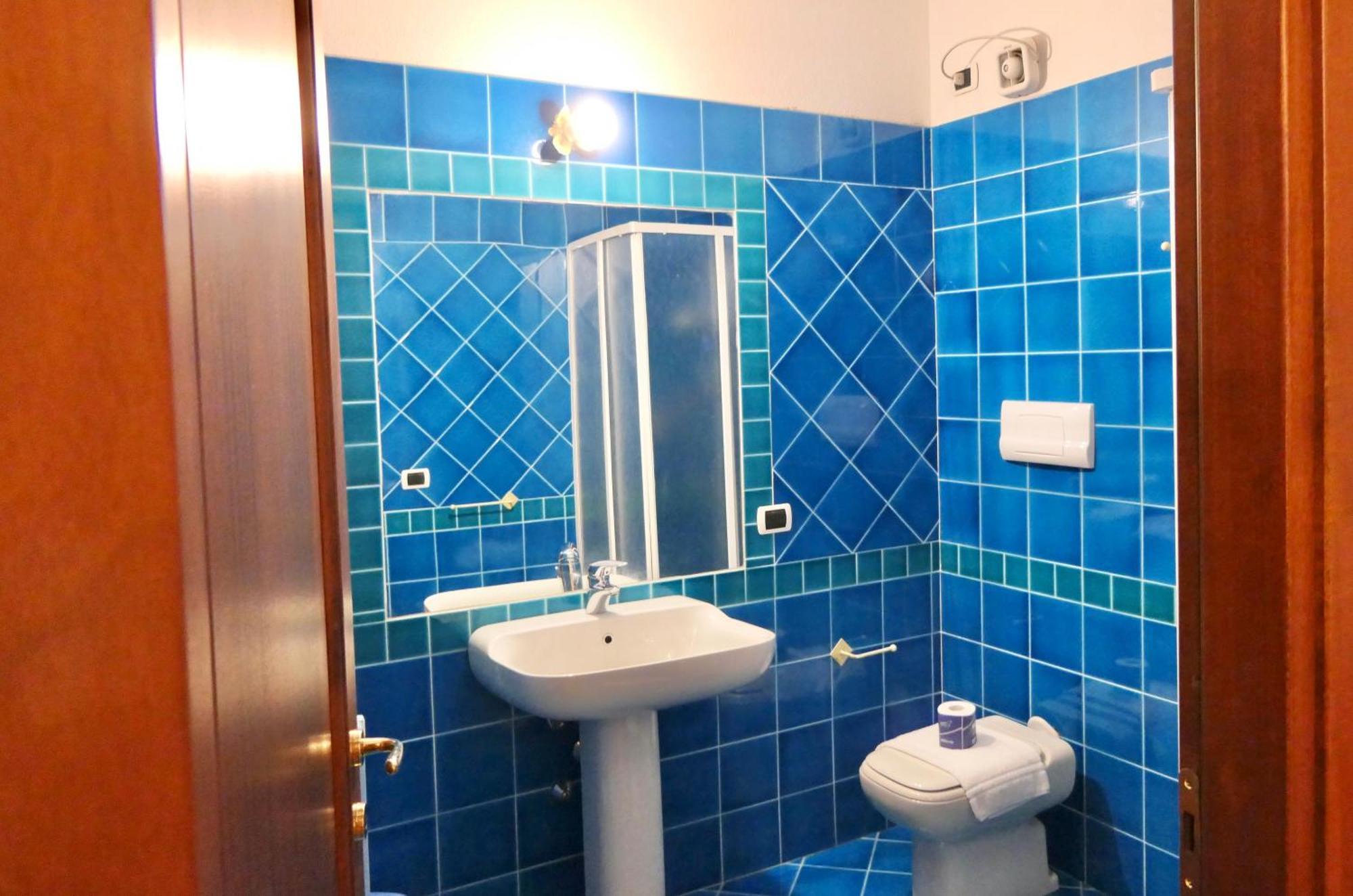 Residence With Private Beach In Marinella 马里内拉 外观 照片