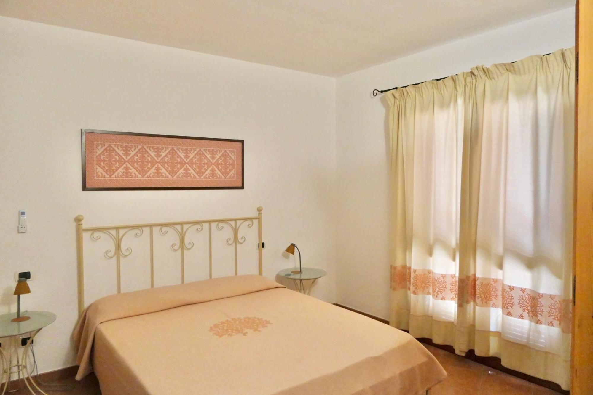 Residence With Private Beach In Marinella 马里内拉 外观 照片