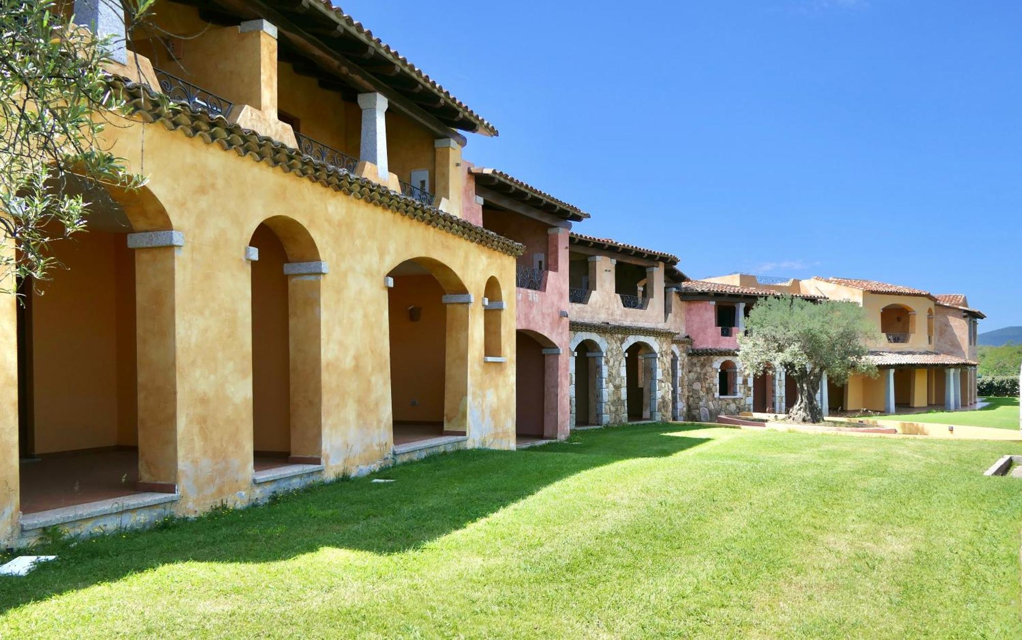 Residence With Private Beach In Marinella 马里内拉 外观 照片