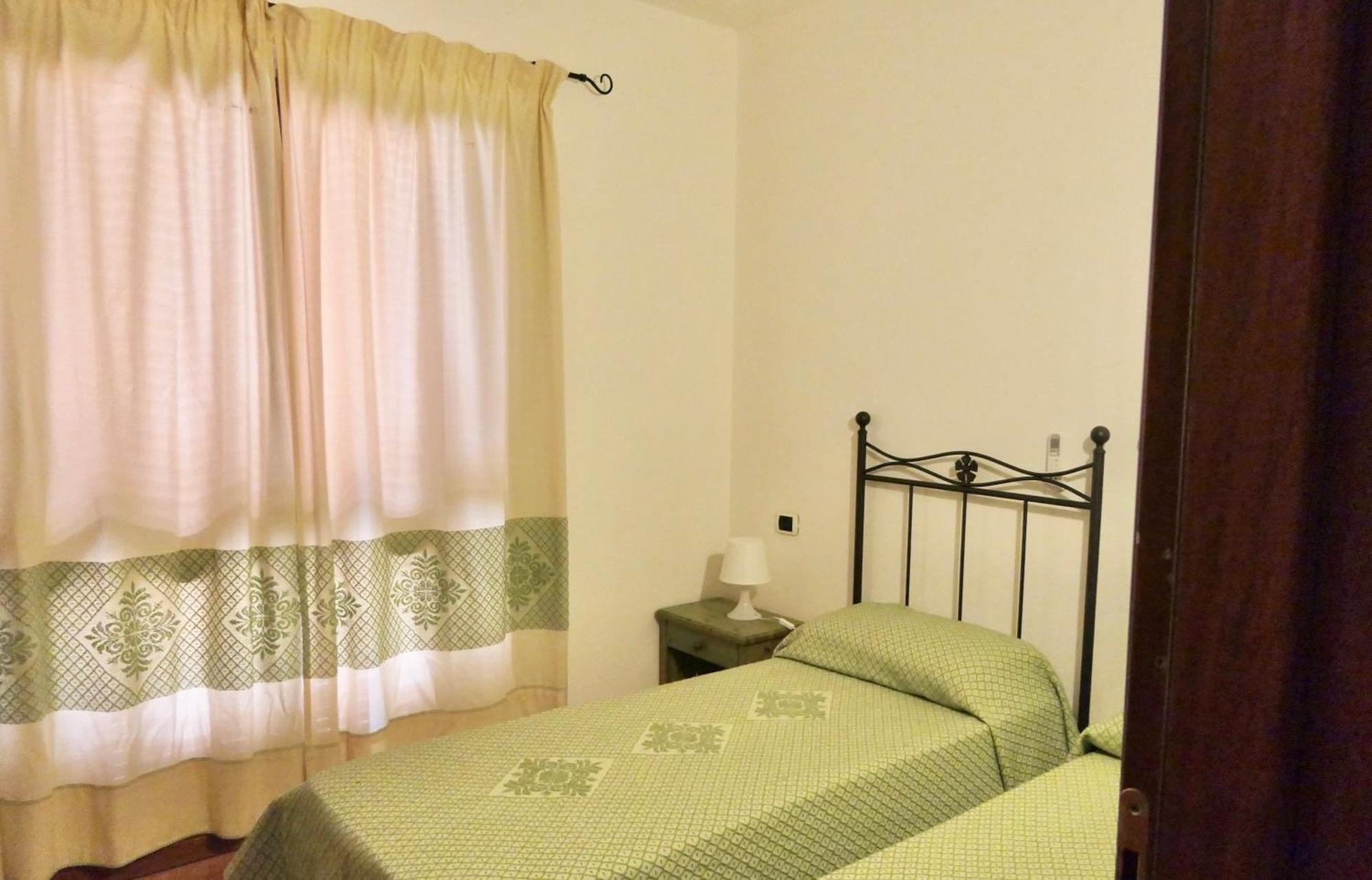 Residence With Private Beach In Marinella 马里内拉 外观 照片