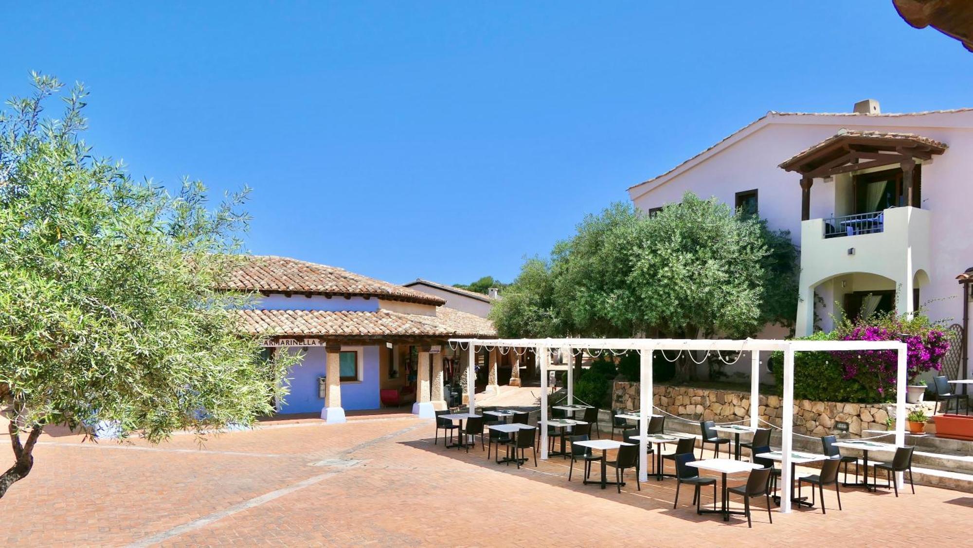 Residence With Private Beach In Marinella 马里内拉 外观 照片